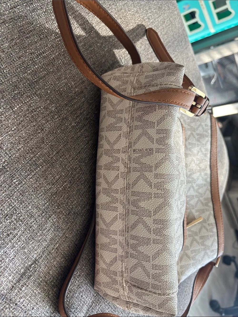 Michael Kors Signature Canvas Crossbody in White and Tan